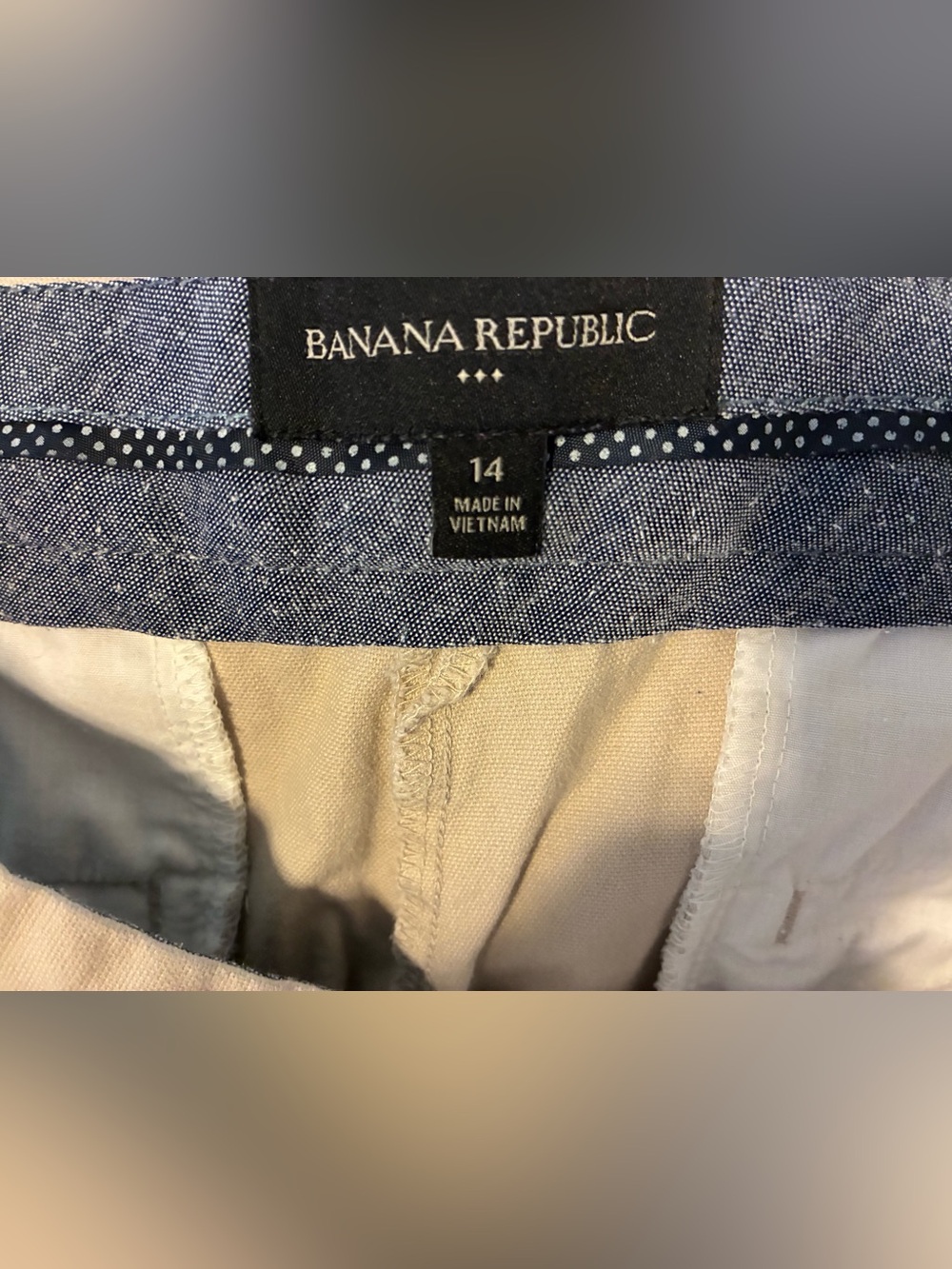 Banana Republic Women’s Tailored Tan Flat-Front Shorts - Picture 3 of 3